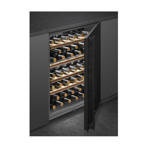 Racitor de vinuri incorporabil  Dolce Stil Novo Negru Smeg CVI638RN3, ( 114 litrii, capacitate 38 sticle )